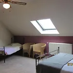 De La Lesse Hotel