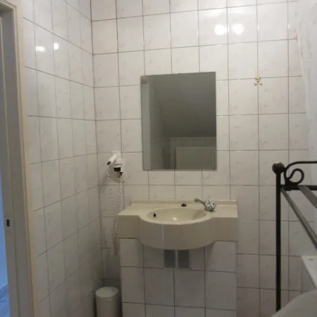 Hotel De La Lesse Celles (Namur)