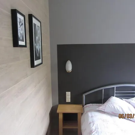 Hotel De La Lesse 3*