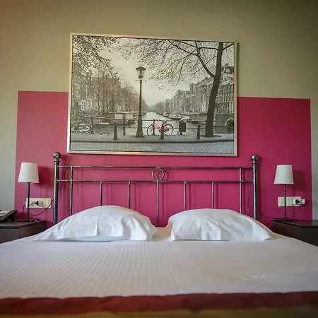 De La Lesse Hotel 3*