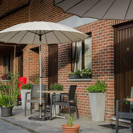 De La Lesse Hotel