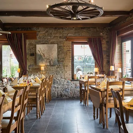 Hotel De La Lesse 3*