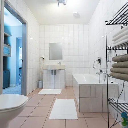 Hotel De La Lesse 3*