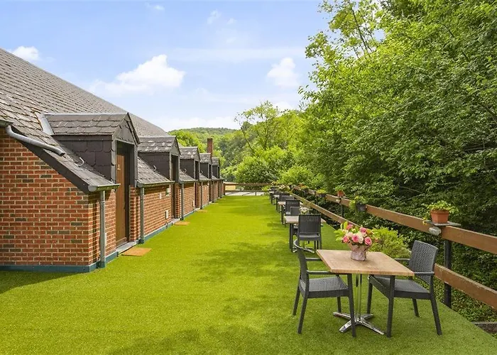 De La Lesse 3* Celles (Namur)