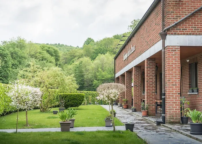 De La Lesse 3* Celles (Namur)